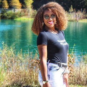 Meet your Posher, Hillary